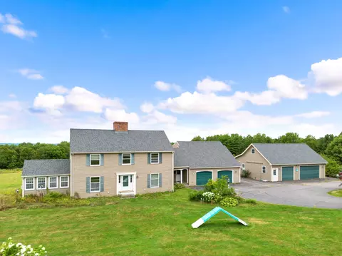 324 Gorden Rd, Readfield, ME 04355