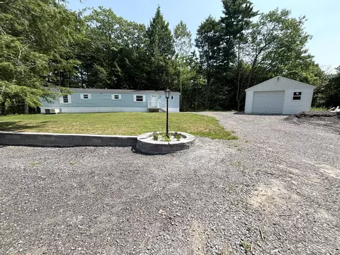 49 Round Stone Rd, Mount Vernon, ME 04352