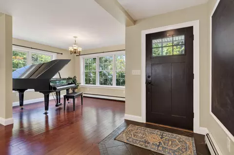 Entry Way - 7 Arrowhead Ridge Rd, Freeport, ME 04032 photo 2 of 5