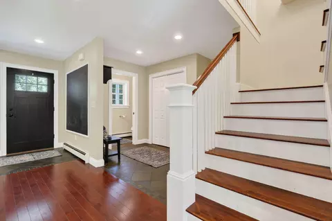 Entry Way - 7 Arrowhead Ridge Rd, Freeport, ME 04032 photo 4 of 5