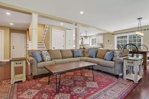 Living - 7 Arrowhead Ridge Rd, Freeport, ME 04032 photo 1 of 3
