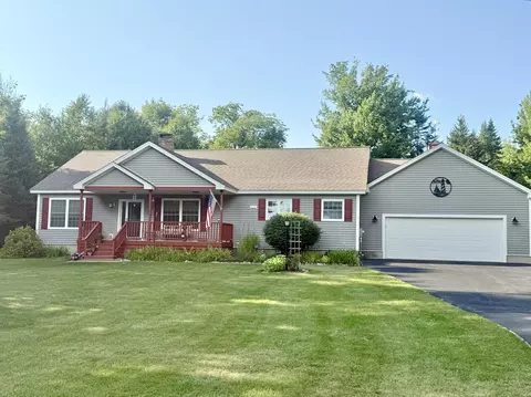 4 Trout Brook Ln, Searsport, ME 04974