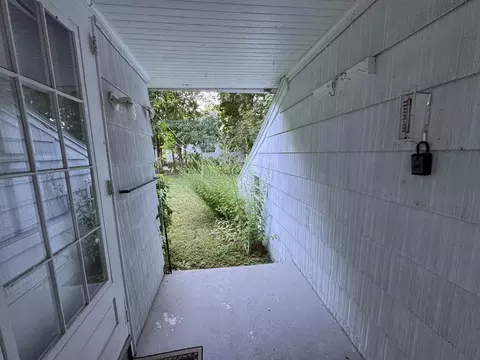 Exterior - 6 Fairview Ave, Augusta, ME 04330 photo 6 of 9