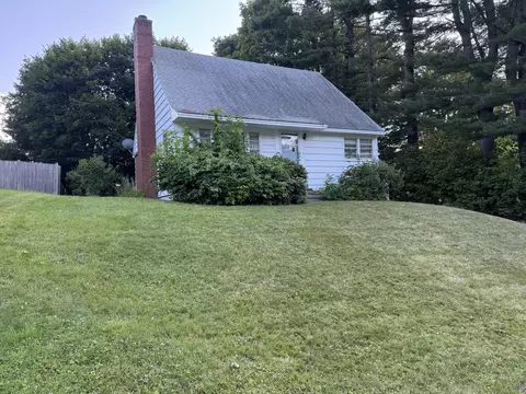 Exterior - 6 Fairview Ave, Augusta, ME 04330 photo 3 of 9