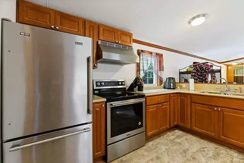 Kitchen - 431 Juniper Ln S, Sidney, ME 04330 photo 2 of 4