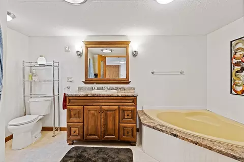 Bath - 431 Juniper Ln S, Sidney, ME 04330 photo 1 of 4