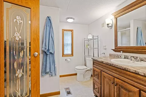 Bath - 431 Juniper Ln S, Sidney, ME 04330 photo 3 of 4