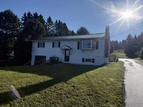 100 Hanson Lake Rd, Mapleton, ME 04757
