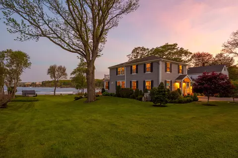 13 Lawson Rd, Cape Elizabeth, ME 04107