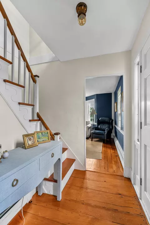 Entry Way - 15 Old Stage Rd, Woolwich, ME 04579 photo 5 of 10