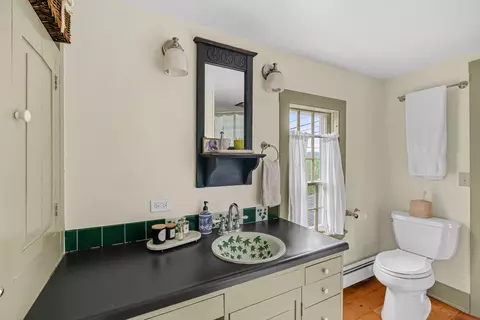 Bath - 15 Old Stage Rd, Woolwich, ME 04579 photo 5 of 6