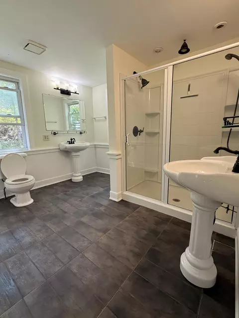 Bath - 7 Englebrekt Rd, Edgecomb, ME 04556 photo 1 of 1