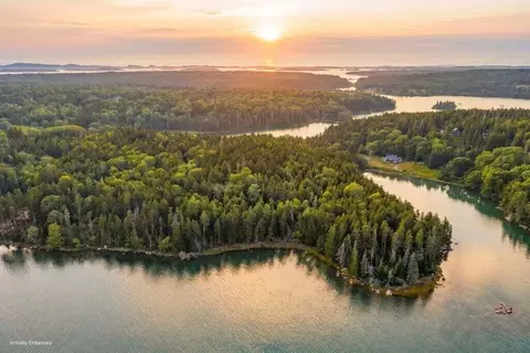 M4l18, Deer Isle, ME 04627