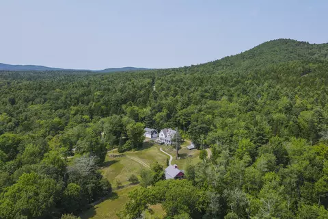 47 S Cobbtown Rd, Lincolnville, ME 04849