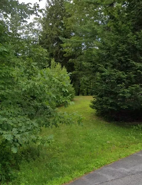 27 Crest Ave, Lisbon, ME 04250