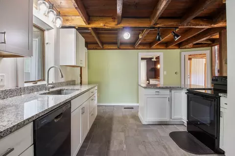 Kitchen - 10 Old Thorne Rd, Baldwin, ME 04024 photo 3 of 4