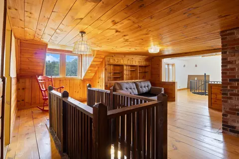 Entry Way - 10 Old Thorne Rd, Baldwin, ME 04024 photo 4 of 7