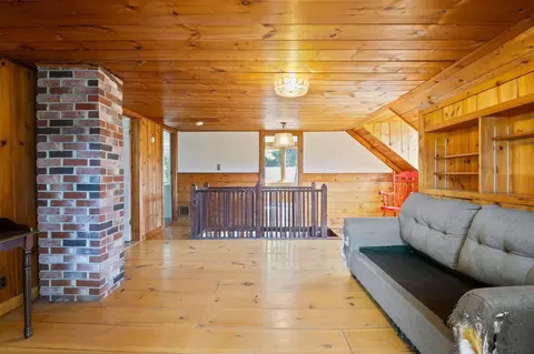 Entry Way - 10 Old Thorne Rd, Baldwin, ME 04024 photo 5 of 7