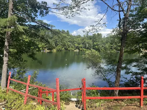 30 Loop Ln, Oxford, ME 04270