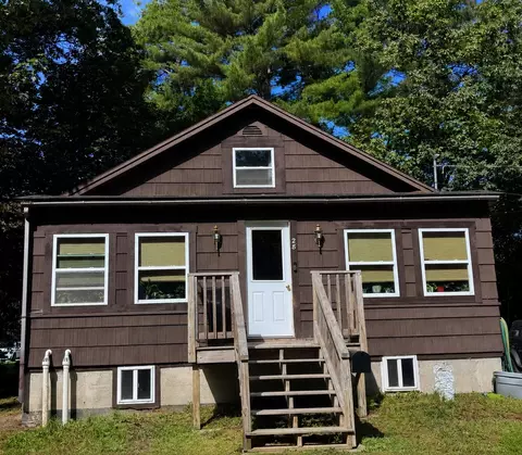 28 Winter St, Madison, ME 04950