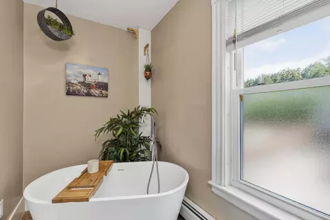 Bath - 550 Main St, Springvale, ME 04083 photo 1 of 3