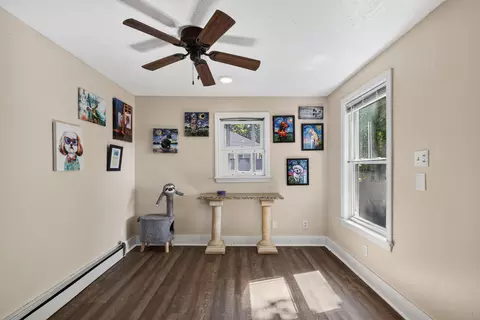 Entry Way - 550 Main St, Springvale, ME 04083 photo 5 of 7