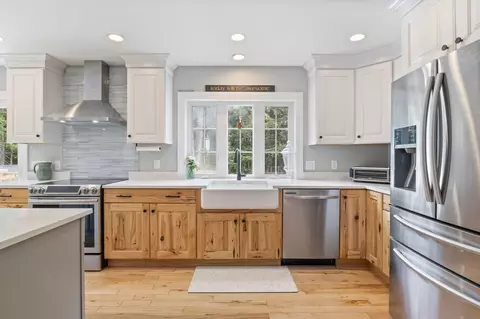 Kitchen - 15 Alpine Dr, Windham, ME 04062 photo 3 of 4