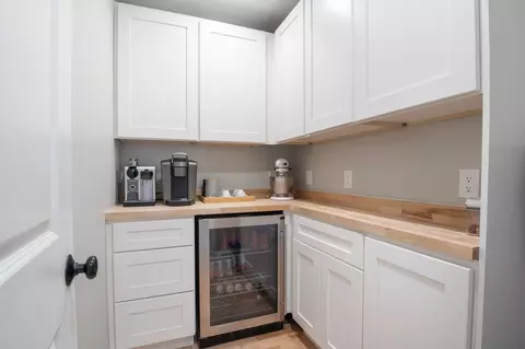 Kitchen - 15 Alpine Dr, Windham, ME 04062 photo 4 of 4