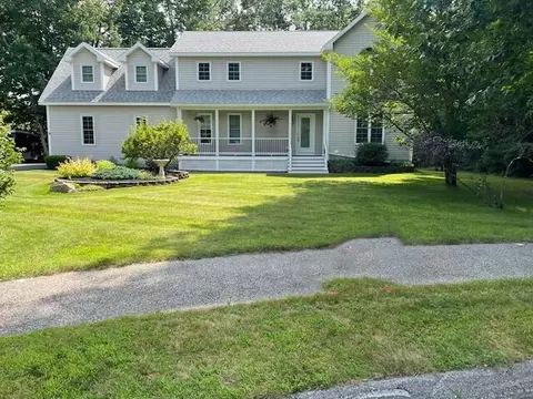 14 Cori Dr, Saco, ME 04072