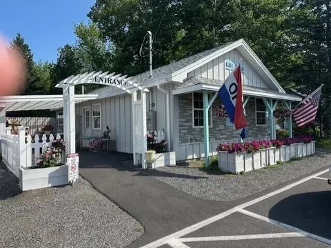 592 Us 1, Hancock, ME 04640