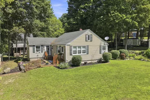 Exterior - 10 Gedney St, Augusta, ME 04330 photo 6 of 9