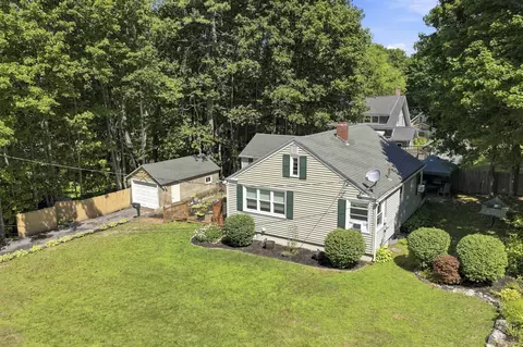 Exterior - 10 Gedney St, Augusta, ME 04330 photo 3 of 9