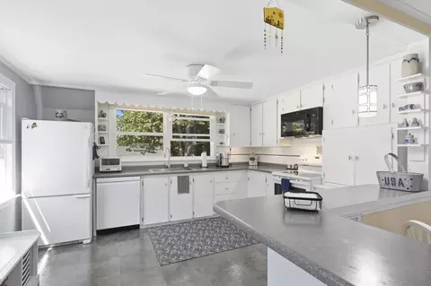 Kitchen - 10 Gedney St, Augusta, ME 04330 photo 2 of 3