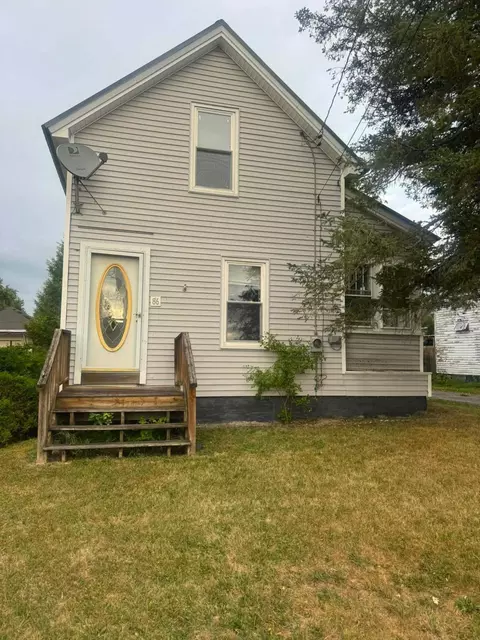 86 7th St, Old Town, ME 04468