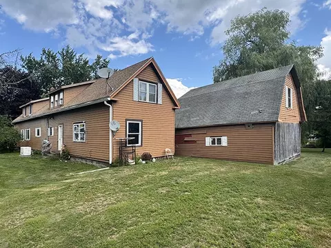 Exterior - 28 Baker St, Clinton, ME 04927 photo 6 of 9