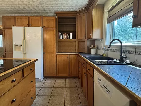 Kitchen - 28 Baker St, Clinton, ME 04927 photo 3 of 5