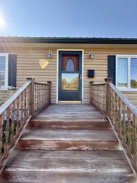 20 Willow St, Calais, ME 04619