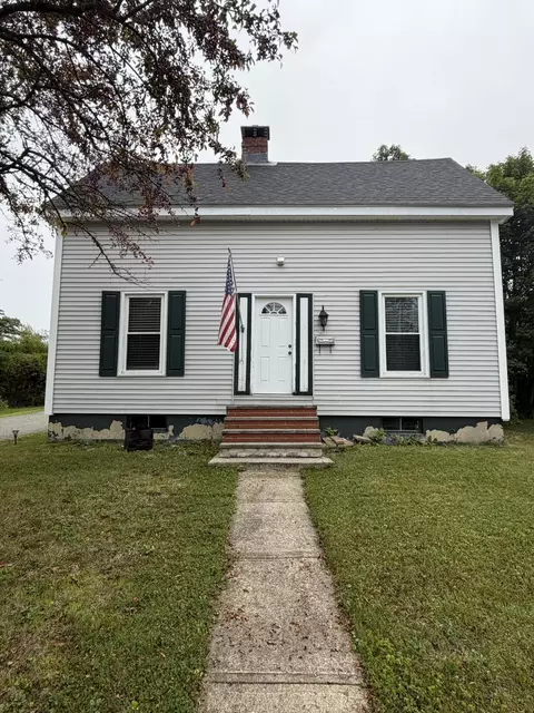 30 Franklin St, Calais, ME 04619