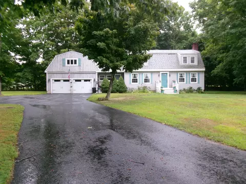 7 West St, Princeton, ME 04668