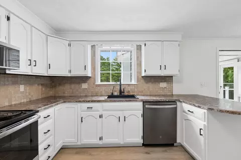 Kitchen - 10 Newton Dr, Gorham, ME 04038 photo 1 of 2