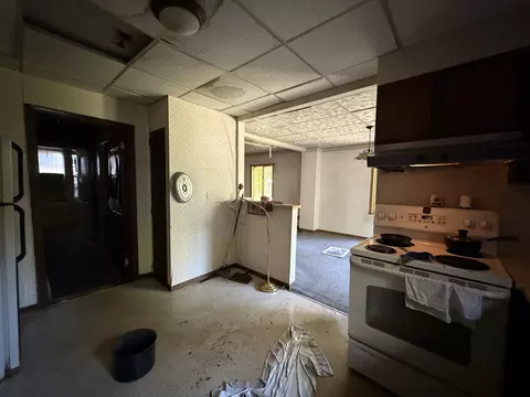 Entry Way - 20 Middle Ave, Mexico, ME 04257 photo 4 of 6