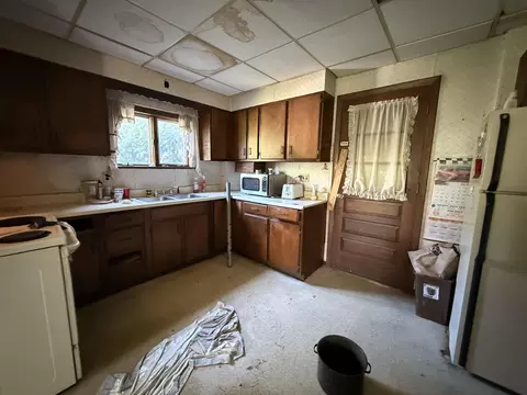 Kitchen - 20 Middle Ave, Mexico, ME 04257 photo 2 of 2
