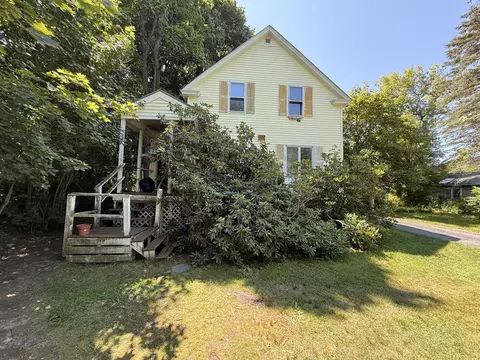 20 Middle Ave, Mexico, ME 04257