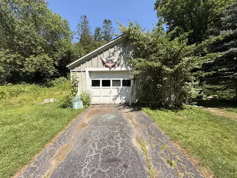 Exterior - 20 Middle Ave, Mexico, ME 04257 photo 3 of 4
