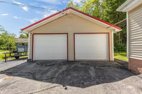 Exterior - 44 1st Ave, Greene, ME 04236 photo 4 of 7