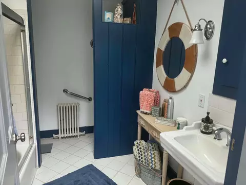 Bath - 665 Corea Rd, Corea, ME 04624 photo 3 of 5