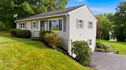 1233 Turner St, Auburn, ME 04210