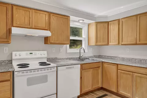 Kitchen - 40 Pine Ridge Rd, Cushing, ME 04563 photo 2 of 5