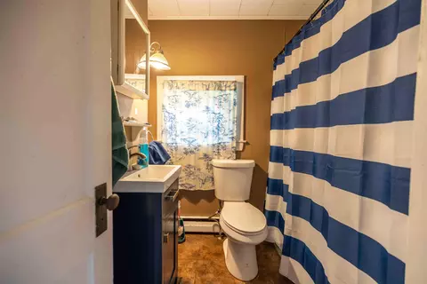 Bath - 646 Riverside Dr, Augusta, ME 04330 photo 1 of 3