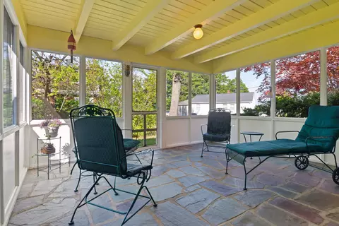Exterior - 31 Moorview Ave, Ogunquit, ME 03907 photo 6 of 12